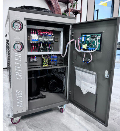 Chiller raffreddato ad aria da 5 CV. Risparmio energetico, funzionamento silenzioso, controllo di temperatura intelligente. Soluzione di raffreddamento industriale efficiente.