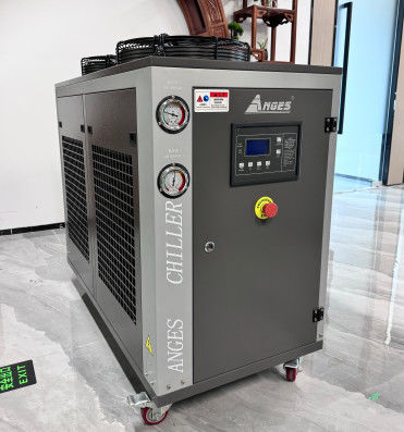 Macchina di soffiatura semiautomatica 3 CV Chiller raffreddato ad aria per serbatoio dell'acqua da 20L e controllo capillare da 0,2 a 2,00 Lt