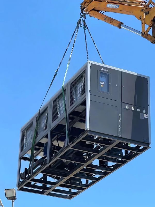Chiller a vite industriale da 100 CV con due sistemi di raffreddamento